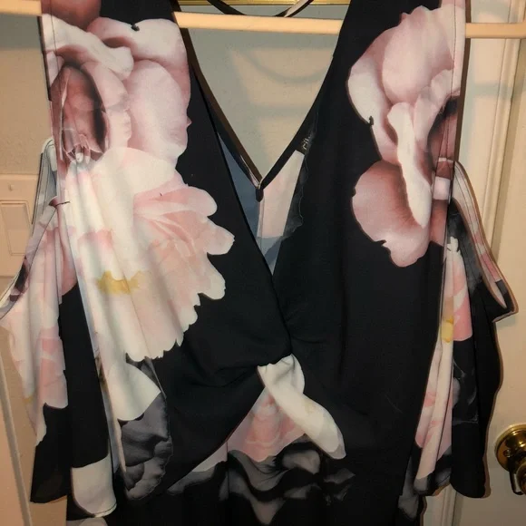 City Chic Floral Cold Shoulder Blouse - Picture 8 of 12